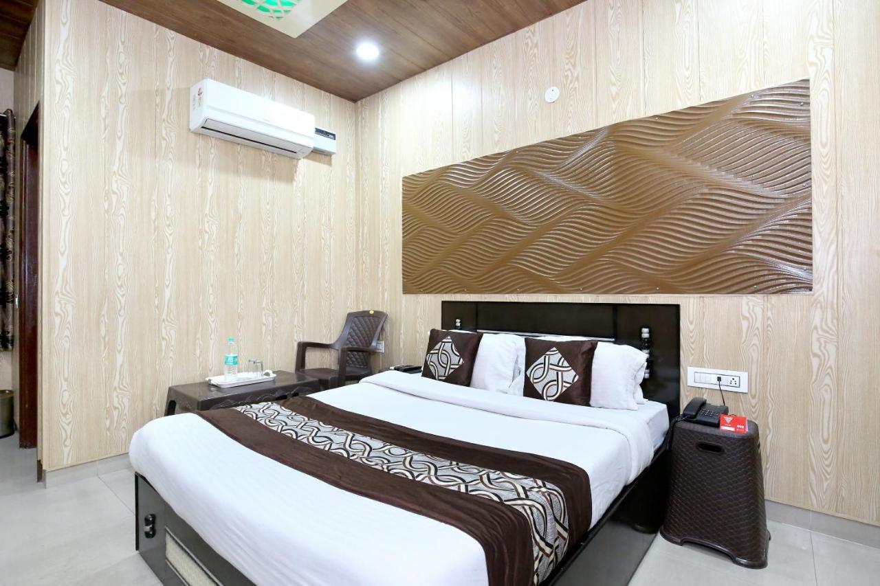 לודהיאנה Oyo 8105 Royale Guest House מראה חיצוני תמונה